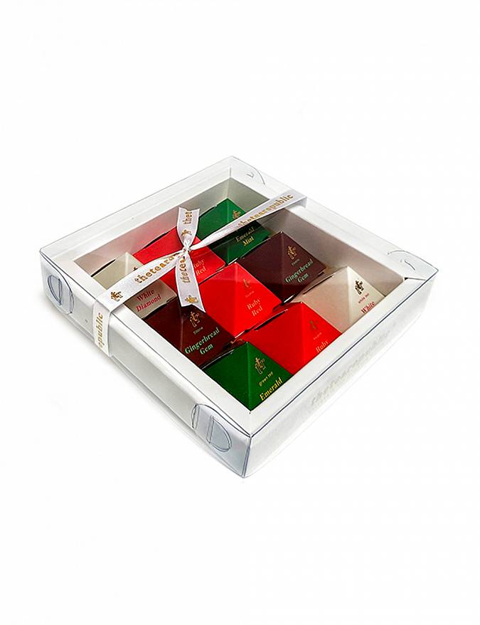 https://imgcdn.kvetinyexpres.cz/Cw6V58g9PmVEVkKNz4vFgZeSjtg=/0x0/http://varkala/cache/675/900/image/tea-pyramid-gift-box-noel-sparkle-christmas-v2.jpeg